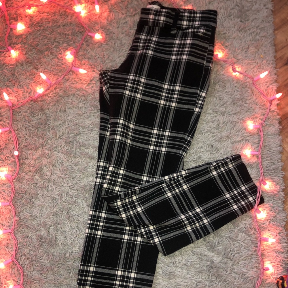 Women’s plaid short leg pant